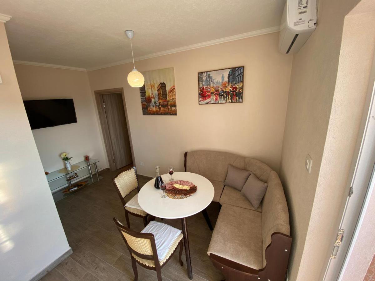 Apartment Lorena Cattaro Esterno foto
